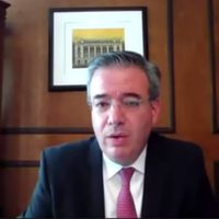 Reforma a la Ley del Banco de México aumentaría el riesgo de depreciación del peso: Díaz de León