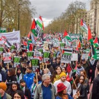 Miles de personas se manifiestan en ciudades de todo el mundo contra la guerra en Gaza