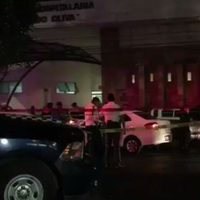 Comando irrumpe en hospital de Guadalajara; frustran su objetivo de rematar a un hombre herido
