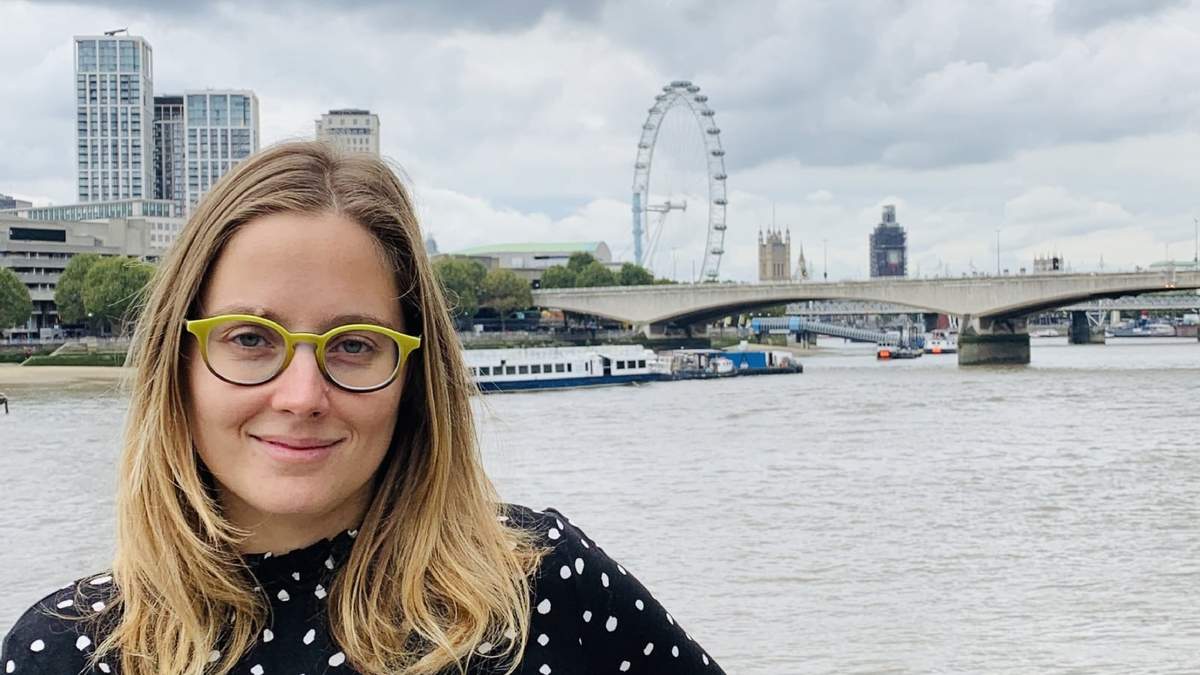 Joven zapalina, de profesión contadora, en Londres. Fuente: (Instagram)