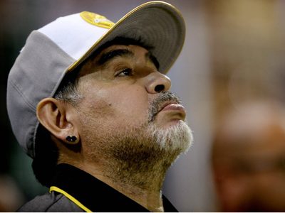 “Vamos a seguir peleando”: Diego Maradona apuntó duramente contra sus hijas. ¡Se destapó la olla!