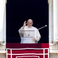 El Papa reanuda actividades en Roma tras cirugía