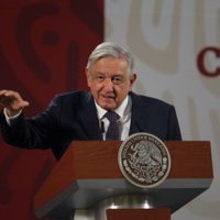 López Obrador ofrece disculpas a médicos y pone de ejemplo a El Che