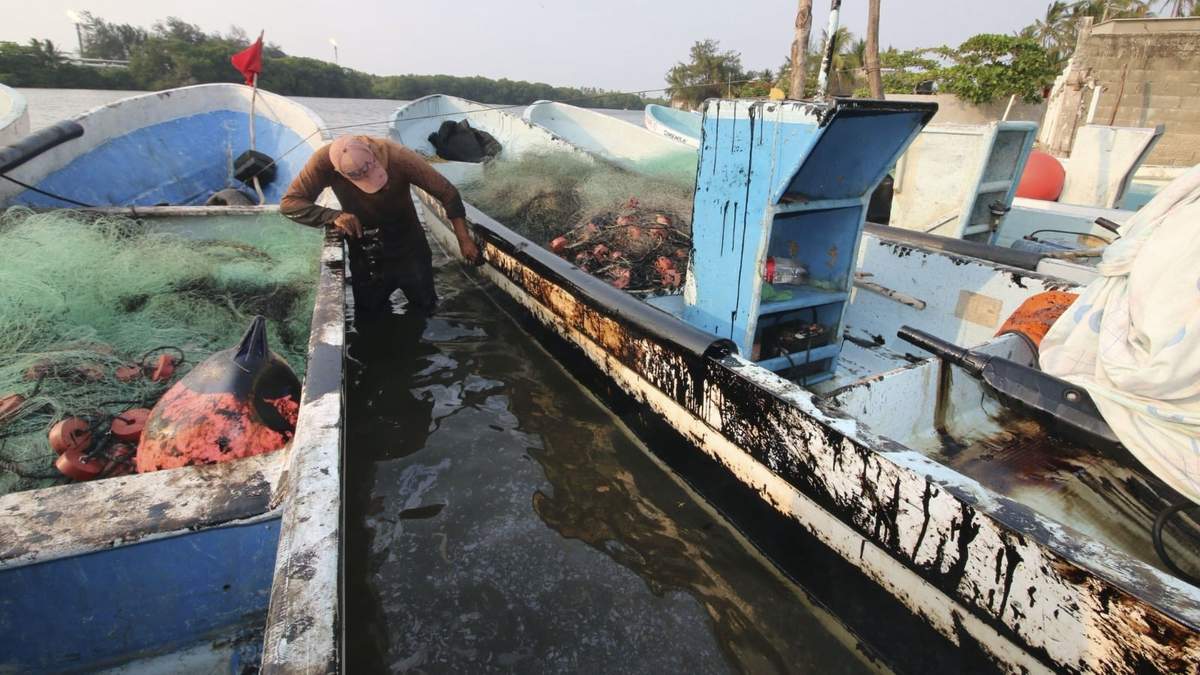 Derrame de hidrocarburo en playas de Paraíso, Tabasco