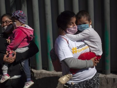 "El Fisgón" aviva el debate sobre desabasto de medicinas a niños con cáncer