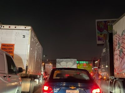 Continúa el caos en la autopista México-Querétaro; suman más de 40 horas con avance lento
