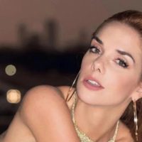 Julieta Nair Calvo dejó todo a la vista con una impactante postal, ¿no lleva nada debajo?