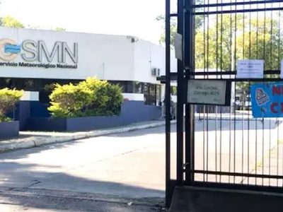 Tensión en el SMN: con un DNU, el Gobierno permite que terceros informen el clima en la aviación