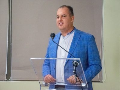 Enfrenta defensor de derechos humanos denuncias por acoso laboral, discriminación y malos tratos