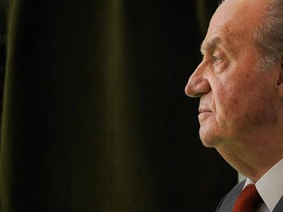 Se estampó contra el suelo y ella no lo ayudó más: pese a todo, nos preocupa el Rey Juan Carlos