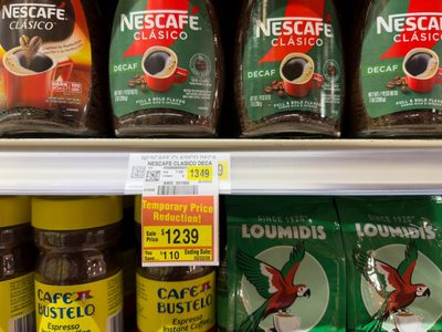 Alza del precio del café cambia rutinas diarias de algunos consumidores