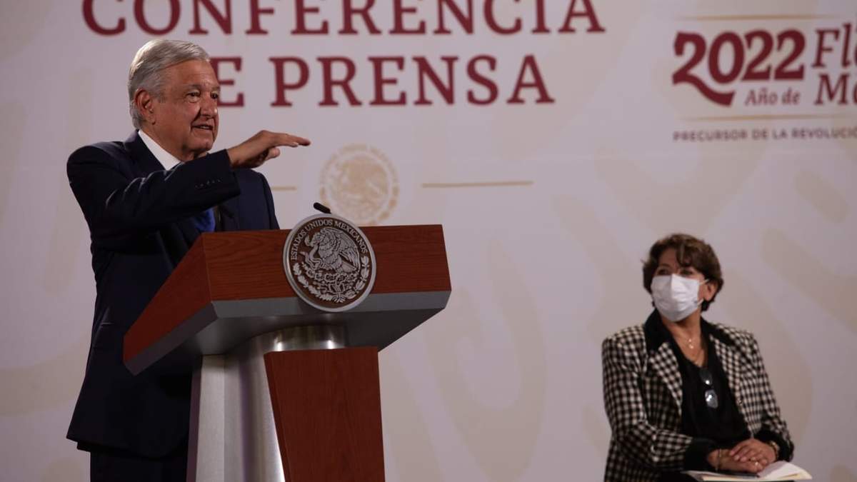 AMLO y Delfina Gómez