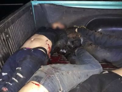 Encuentran cinco cadáveres en camioneta abandonada en Uruapan
