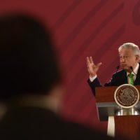 Tras el fraude de 2006, pagaron a empresarios con Mexicana y Aeroméxico: AMLO