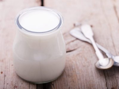 Si se terminó el yogur, no tires el frasco de vidrio: mirá cómo decorarlo y darle el mejor uso