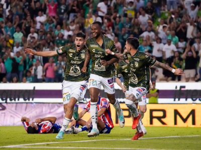 Colombiano Barreiro le da triunfo agónico a León sobre San Luis en México