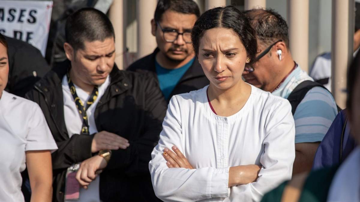 Enfermeros y médicos realizaron una protesta la mañana de este lunes frente a las instalaciones del Hospital Materno Infantil ubicado en la tercera etapa del Río Tijuana, por falta de pagos