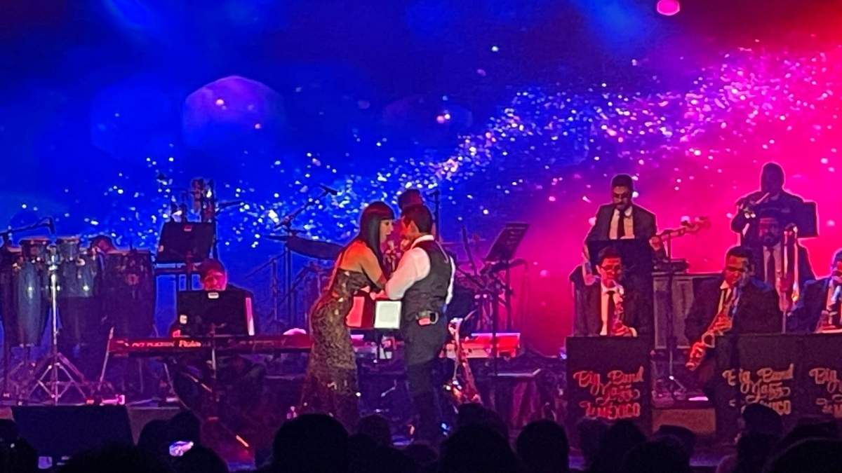 Susana Zabaleta en la presentación de la Big Band Jazz de México en el Lunario