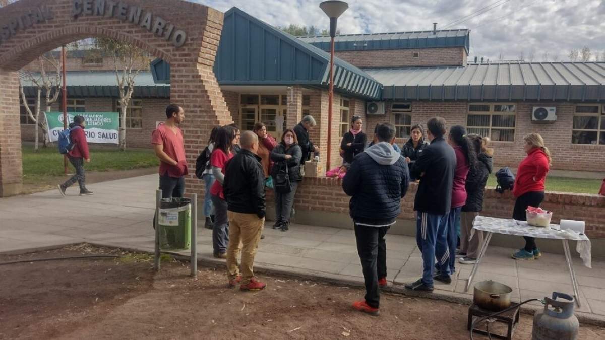 Protesta de trabajadores. Fuente: (Centenario Digital)