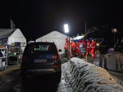 Al menos 10 esquiadores sepultados tras un alud de nieve en Austria
