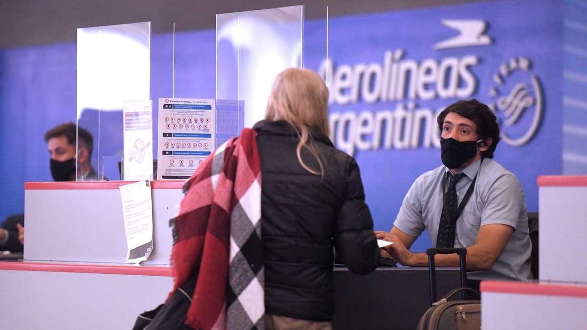 Aerolíneas Argentinas retomó su actividad con estrictos protocolos sanitarios. Fuente: (Twitter)