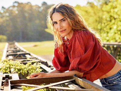 Las llamativas plantas de fácil cuidado que eligió María Vázquez y que engalanan su frondoso jardín
