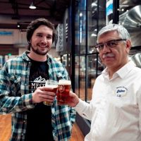 Crean una cerveza para ayudar a las productoras artesanales