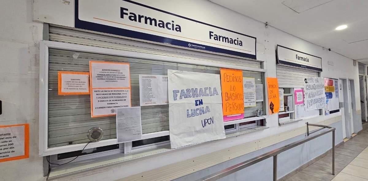 La ventanilla de la farmacia del Castro Rendón. Fuente: (Javier Manzano)