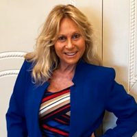 No hay edad para las botas que Ana Rosenfeld lleva con estilo: cómo podés combinarlas este otoño invierno