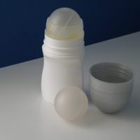 Juntá bolitas de desodorante: así de fácil podés crear esta guirnalda para iluminar tu patio a la moda y sin gastar