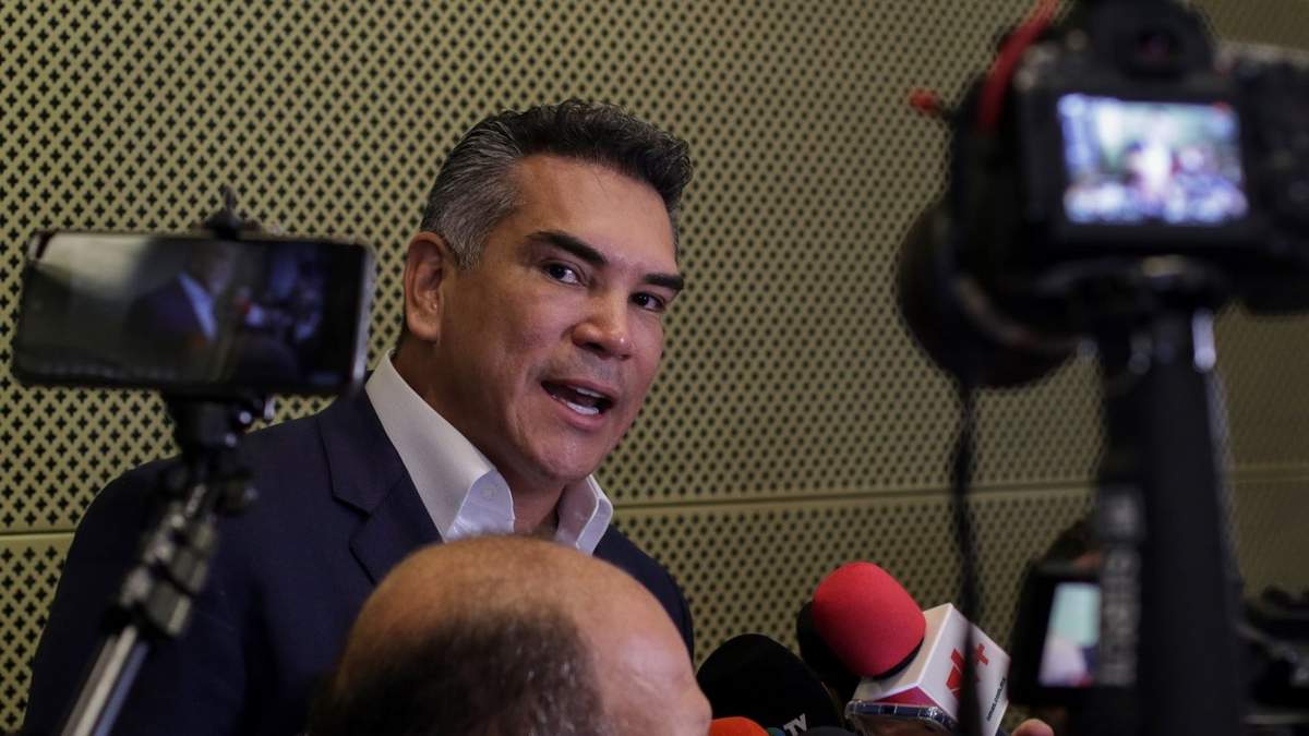 El líder nacional priista