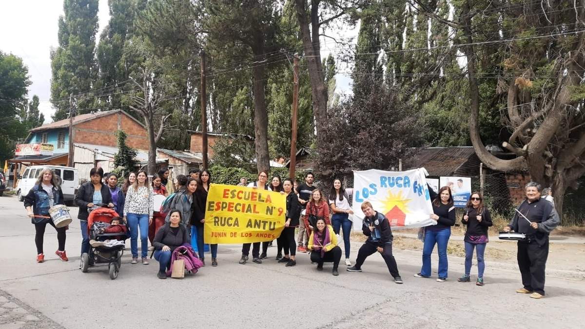 Comunidad de la Escuela Especial 9 Ruca Antú de Junín de los Andes. Fuente: (Facebook)