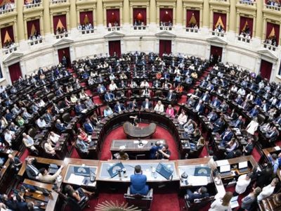 El Gobierno planea convocar a sesiones extraordinarias en febrero para avanzar con la reforma laboral