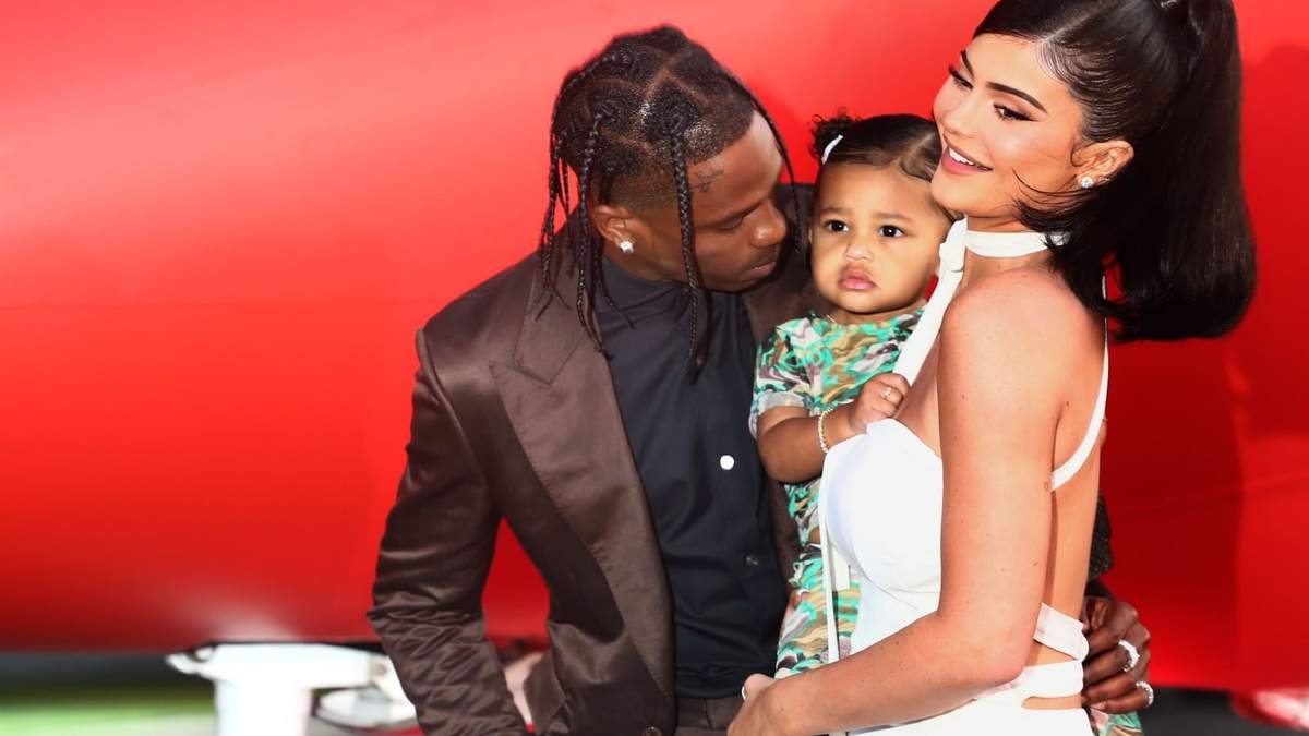 Kylie Jenner, Travis Scott y Stormi. Fuente: (Instagram)