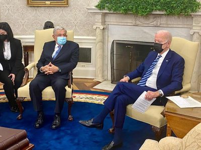 "Nuestros países están en pie de igualdad", le asegura Biden a AMLO