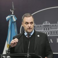 Una de las prestamistas de Manuel Adorni confirmó que su hijo gestionó la venta del departamento de Caballito