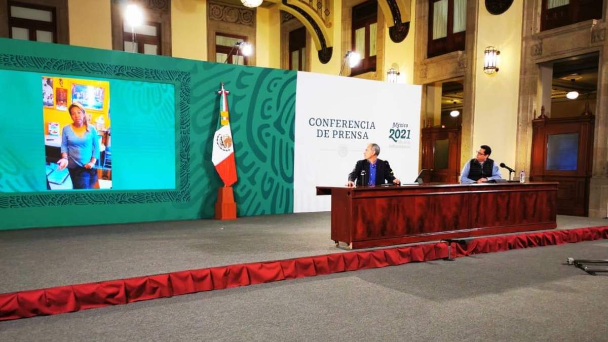 Hugo López-Gatell y José Luis Alomía, en la conferencia del martes