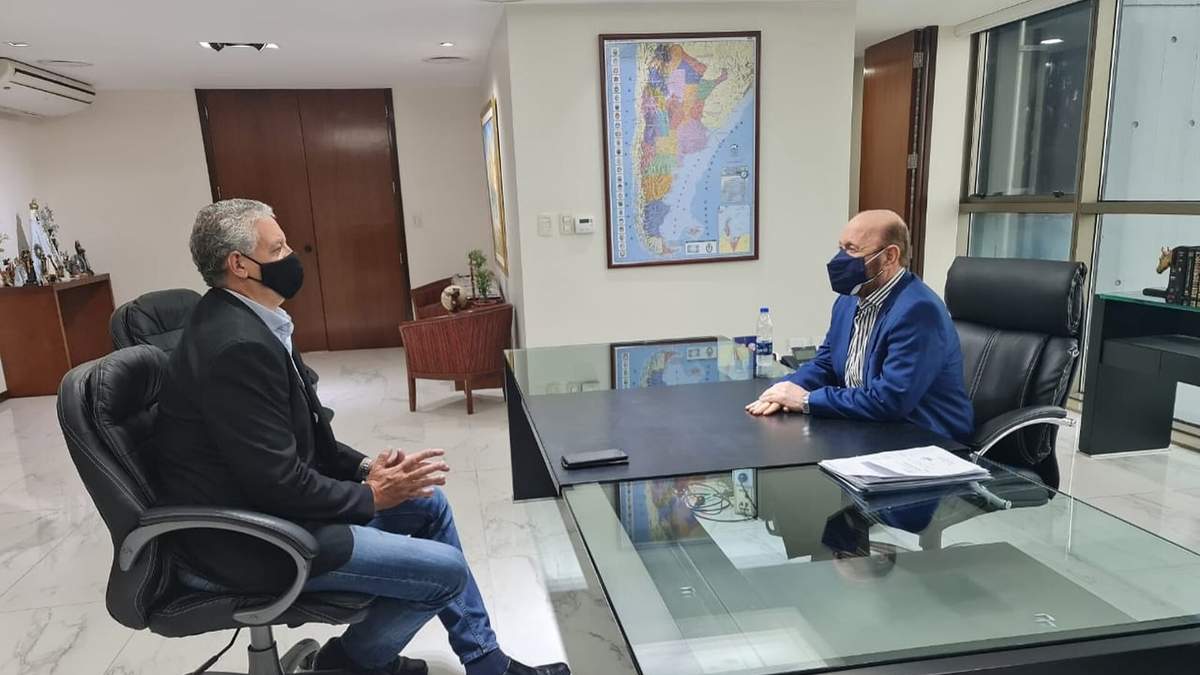 El secretario de Derechos Humaos, Horacio Pietragalla Corti, con el gobernador Gildo Insfrán. Fuente: (Twitter)