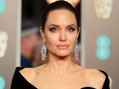 ¡Otra vez sopa! El famoso que dejó a su prometida ¡por Angelina Jolie!