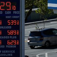 Se disparan precios del petróleo y gasolina mientras guerra de EU contra Irán no cede