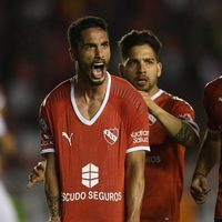 ¿Emigra un pilar en la defensa de Independiente?