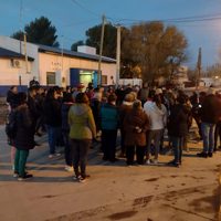 Vecinos de General Godoy se movilizaron para pedir la designación de medicos permanentes