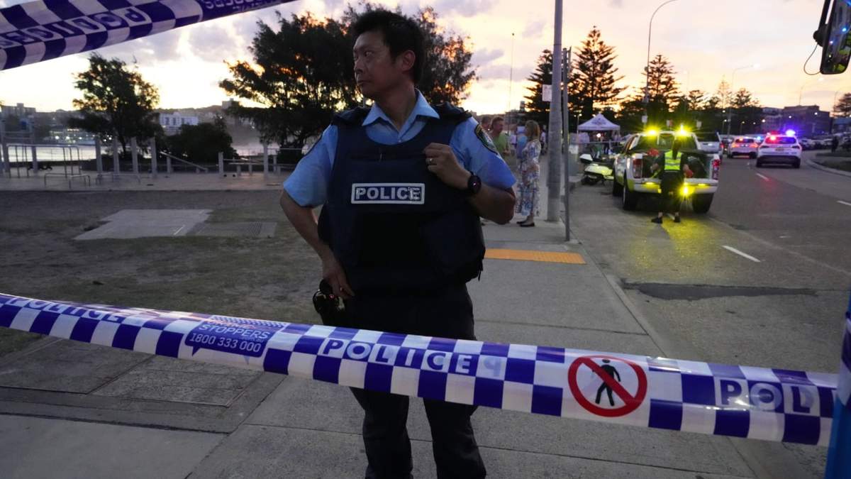 La policía cerca de Bondi Beach en Sydney, el 14 de diciembre del 2025