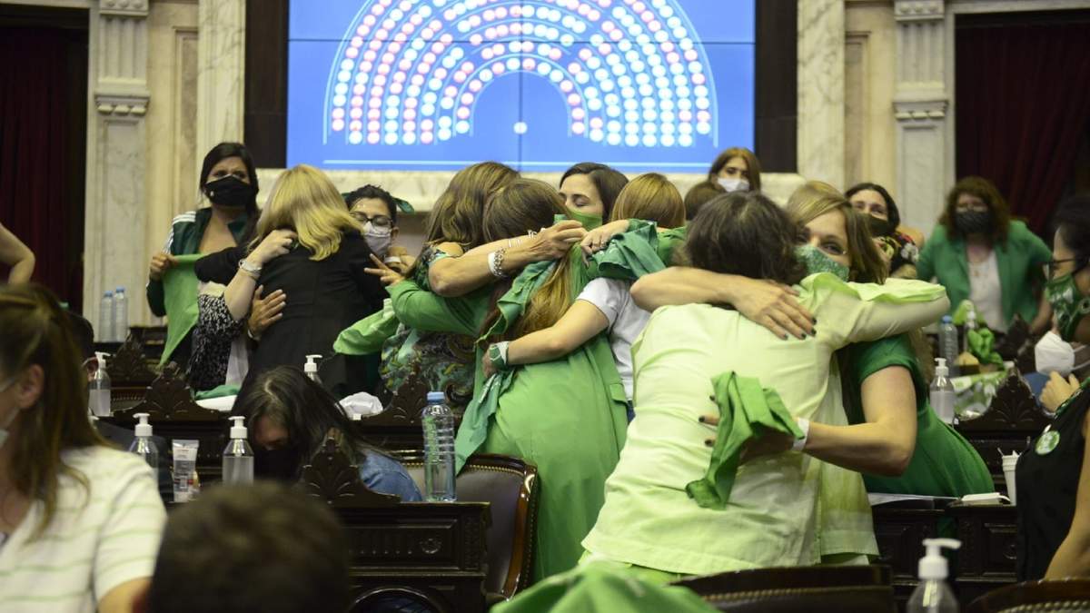 La paridad de género es una de las conquistas de los feminismos. Fuente: (Twitter)