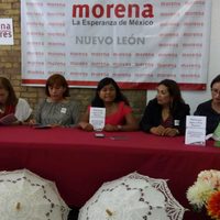Morena presenta protocolo para erradicar violencia contra mujeres y defiende a AMLO