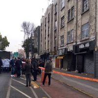 Niño de seis años muere al caer de un tercer piso en Insurgentes