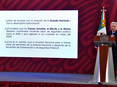 La Constitución prohíbe consulta planteada por AMLO sobre fuerzas armadas: Ministro Cossío