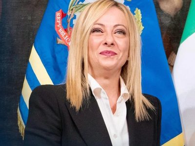 La ultraconservadora Giorgia Meloni frente al Papa Francisco