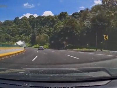 Video muestra cómo se volcó un trailer en la México-Cuernavaca en La Pera