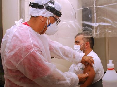Argentina superó los 10 millones de personas vacunadas contra el coronavirus con dos dosis